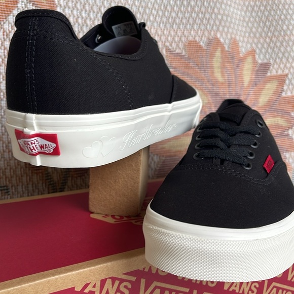 Vans Men’s Authentic
Secret Lover Black
VN000BW5BLK
Sneakers - Picture 6 of 16